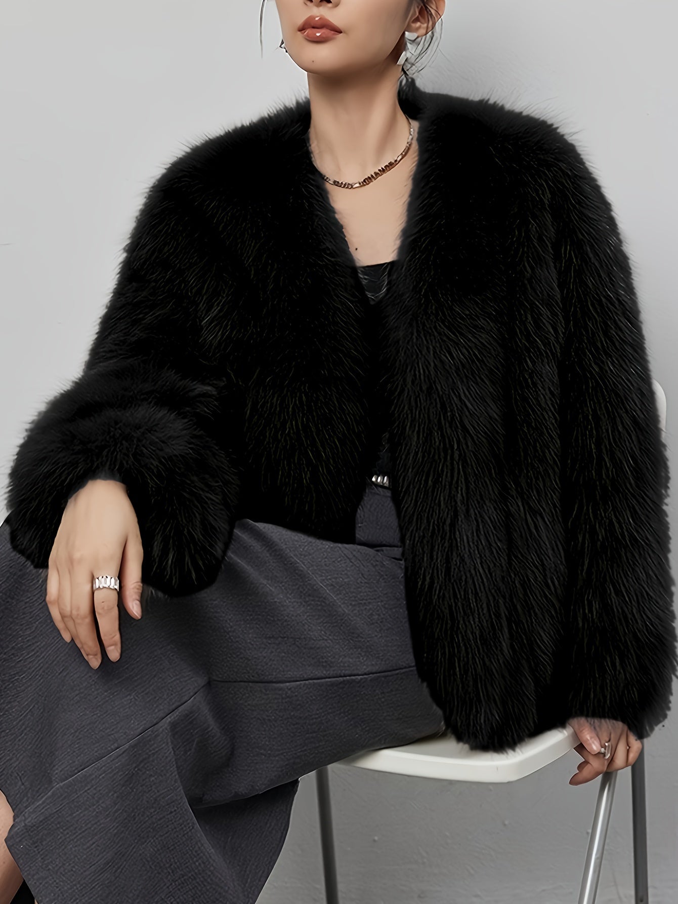 Damen Winterjacke Eleganter Kunstpelzmantel | Mit Kontrastdetails