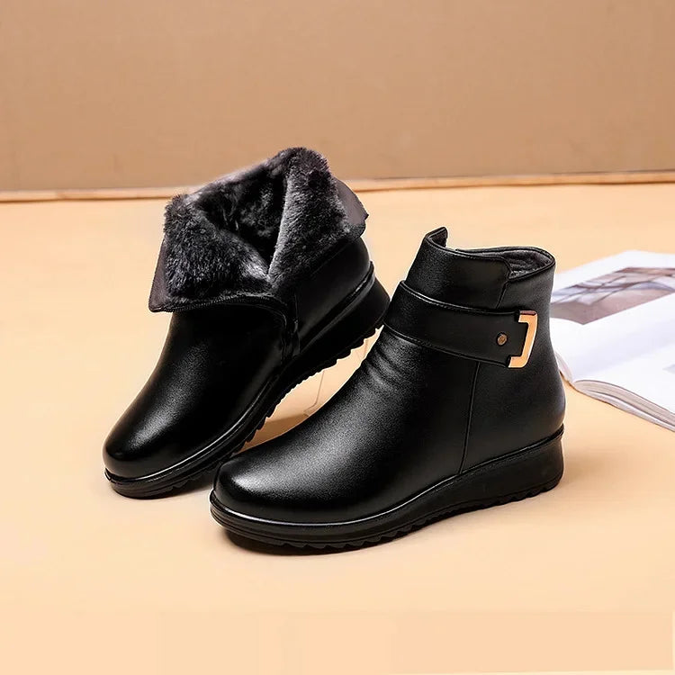 Winterschuhe Damen Stiefel | Knöchelhoch mit Wedgesohle und Riemen