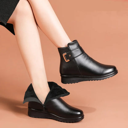 Winterschuhe Damen Stiefel | Knöchelhoch mit Wedgesohle und Riemen