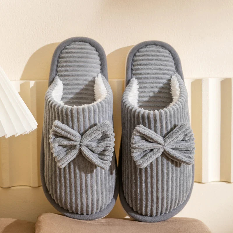 Hausschuhe Damen Schleife | Slip On mit Schleifendetail und Polsterung