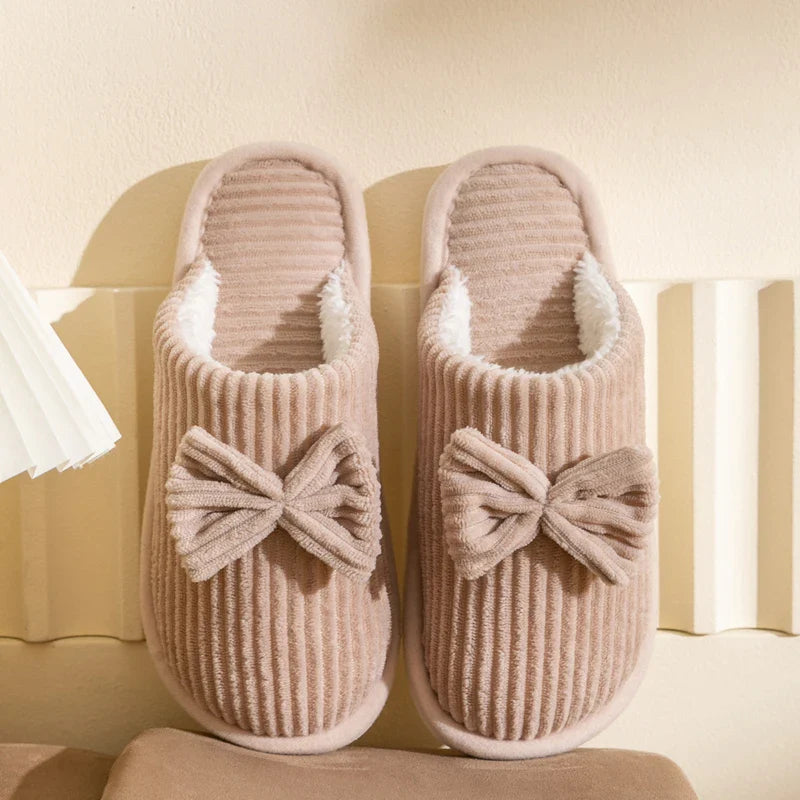 Hausschuhe Damen Schleife | Slip On mit Schleifendetail und Polsterung