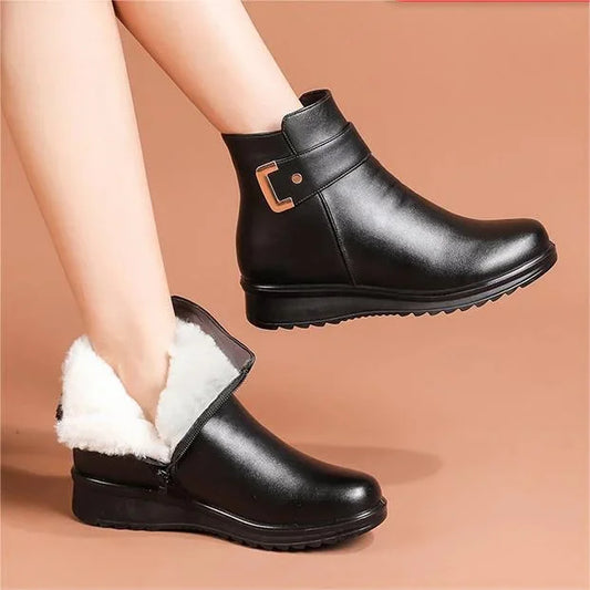 Winterschuhe Damen Stiefel | Knöchelhoch mit Wedgesohle und Riemen